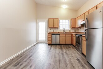 4132 Luxembourg Cir E in Indianapolis, IN - Building Photo - Building Photo