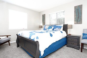 Rosemont Terrace in Sacramento, CA - Building Photo - Interior Photo