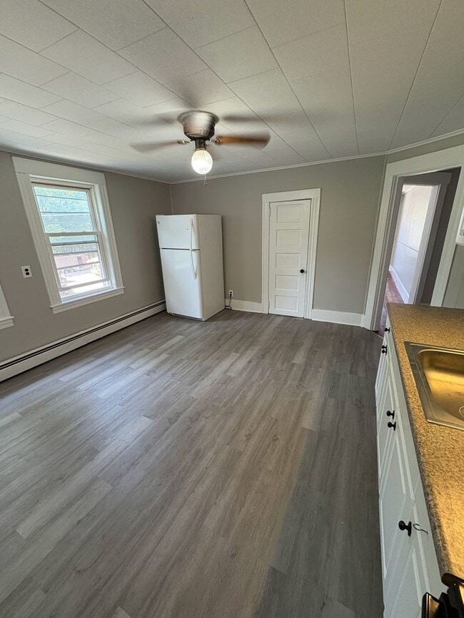 property at 186 S Main St
