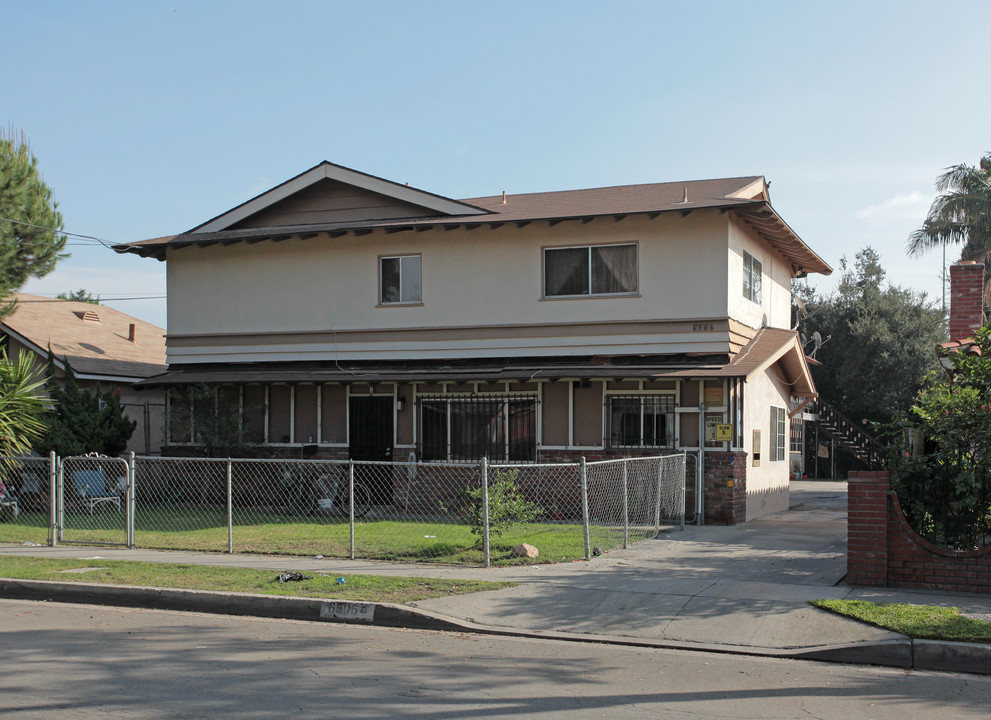 6506 California Ave in Bell, CA - Building Photo