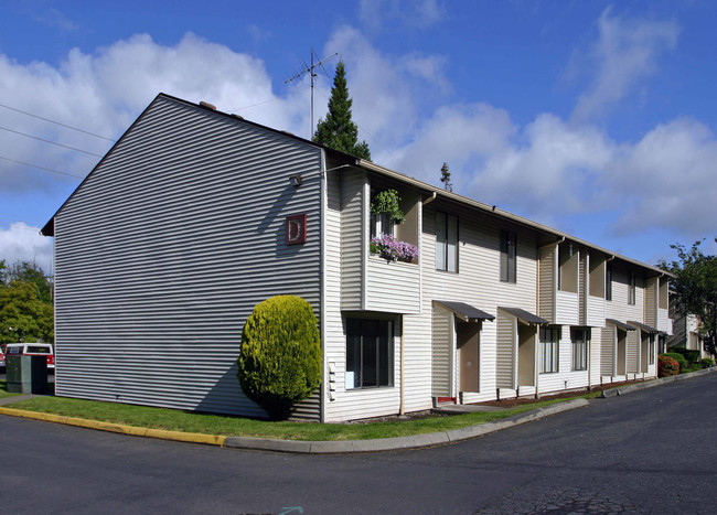 Juniper Gardens Apartments in Tacoma, WA - Building Photo - Building Photo