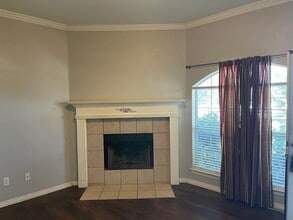 412 Central Park Dr in Arlington, TX - Building Photo - Building Photo