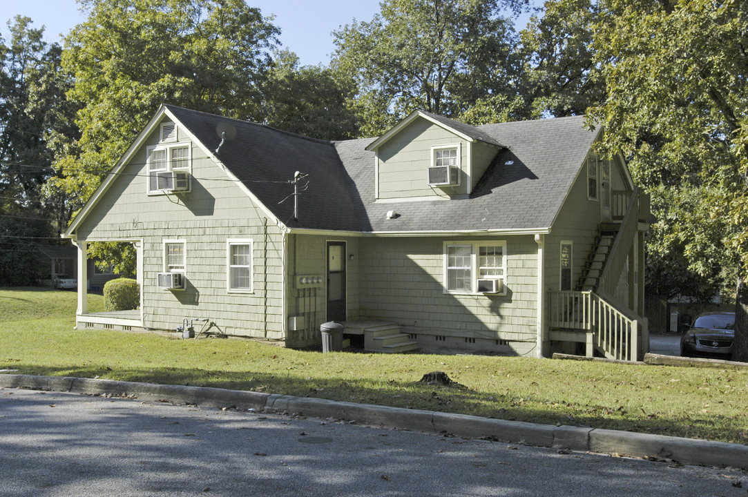 989 Lanier Ave in Gainesville, GA - Foto de edificio