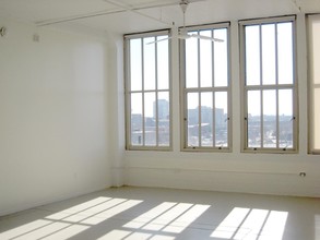 Glassworks Lofts in Louisville, KY - Building Photo - Interior Photo