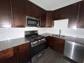 3355 W Sunnyside Ave in Chicago, IL - Building Photo - Building Photo