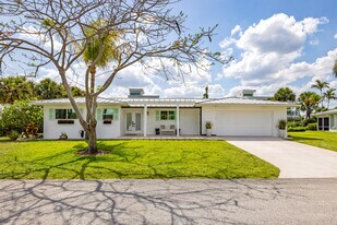 461 Apollo Dr in Juno Beach, FL - Building Photo