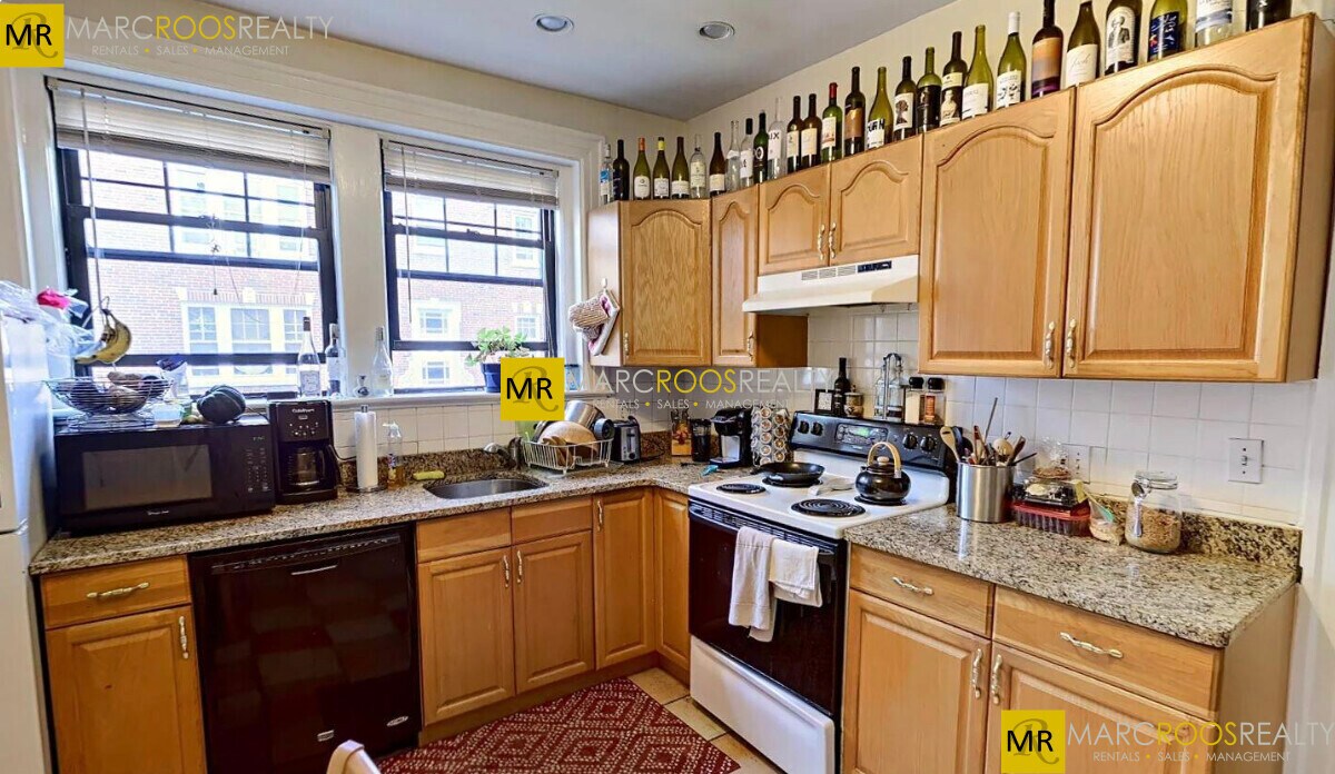 54 Babcock St, Unit 2 in Brookline, MA - Building Photo