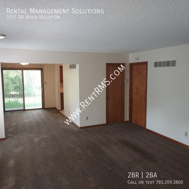 3707 SW Wood Valley Dr in Topeka, KS - Building Photo - Building Photo