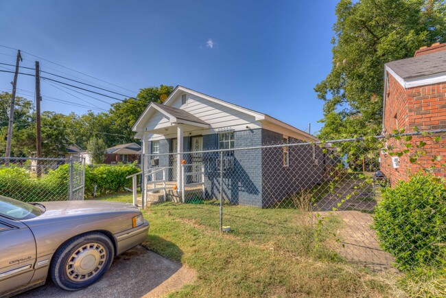 1210 N Evergreen St in Memphis, TN - Building Photo - Building Photo