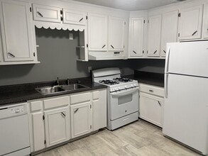 3932 Brookmont Dr in Mobile, AL - Building Photo - Building Photo