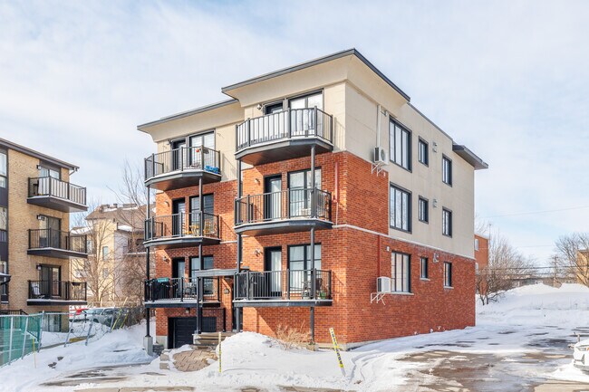 1565 Du Souvenir Boul in Laval, QC - Building Photo - Primary Photo