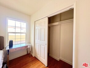 2333 S Garth Ave in Los Angeles, CA - Building Photo - Building Photo