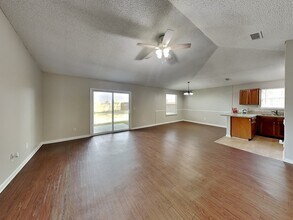 7103 Swamp Flower Dr N in Jacksonville, FL - Building Photo - Building Photo