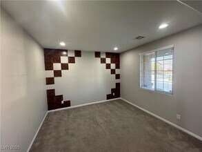 101 E Opulent Rose Ave in Las Vegas, NV - Building Photo - Building Photo