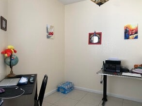 2304 Center Stone Ln in Riviera Beach, FL - Foto de edificio - Building Photo