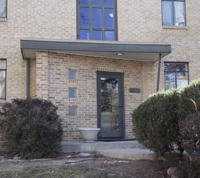 Elizabeth Arms Apartments in Denver, CO - Foto de edificio - Building Photo