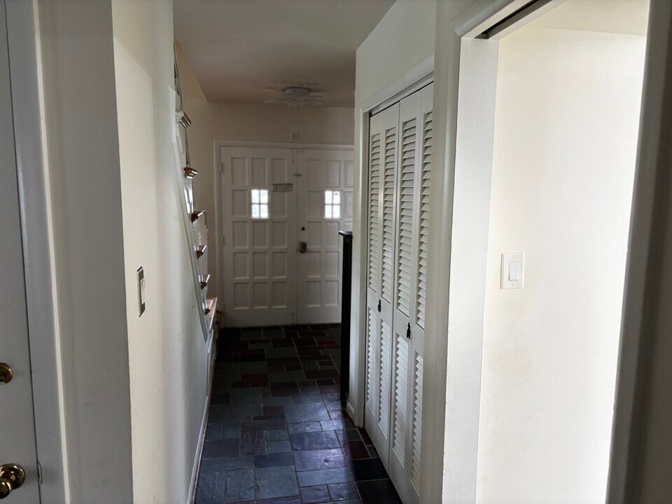 8513 Wilkesboro Ln in Potomac, MD - Building Photo