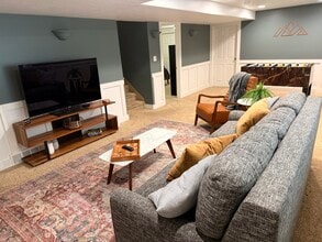 676 E Howard Dr, Unit Basement Apartment in Sandy, UT - Foto de edificio - Building Photo