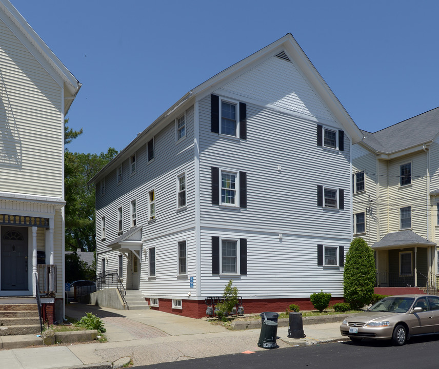 127-129 Summer St in Central Falls, RI - Building Photo