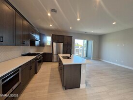 1521 Golf Club Dr in Reno, NV - Building Photo