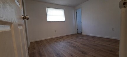 4951 Elkner St, Unit 4951 in New Port Richey, FL - Foto de edificio - Building Photo