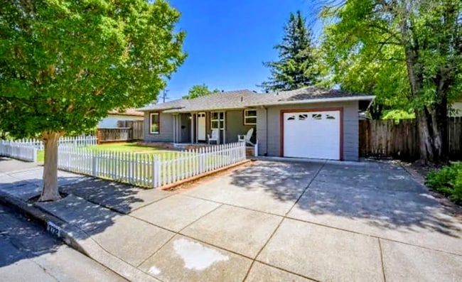 property at 2732 Village Side Dr