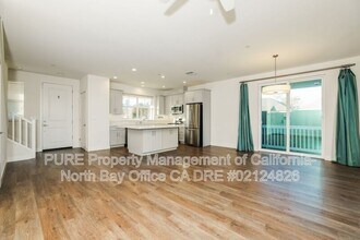 2976 Bay Village Ave in Santa Rosa, CA - Building Photo - Building Photo