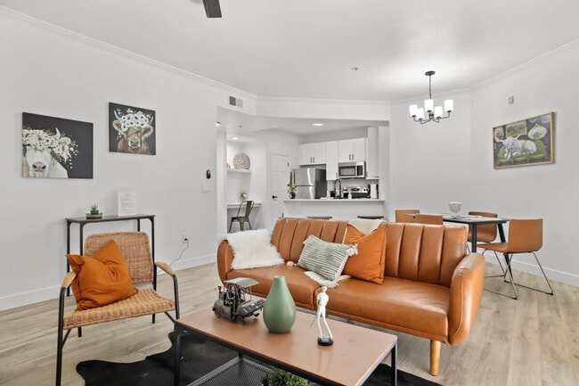 7455 N 95th Ave in Glendale, AZ - Foto de edificio - Building Photo
