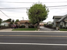 903-923 1st St in Escalon, CA - Foto de edificio - Building Photo