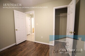 2304 Clark St-Unit -B in Jonesboro, AR - Foto de edificio - Building Photo