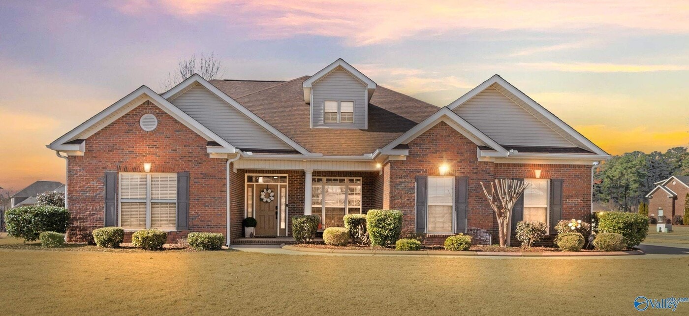 201 Mantle Dr NW in Madison, AL - Building Photo