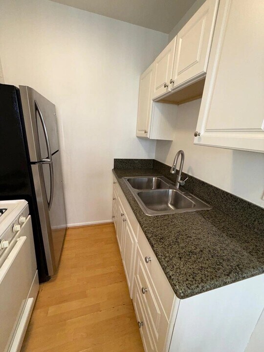 1248 N Las Palmas Ave in Los Angeles, CA - Building Photo