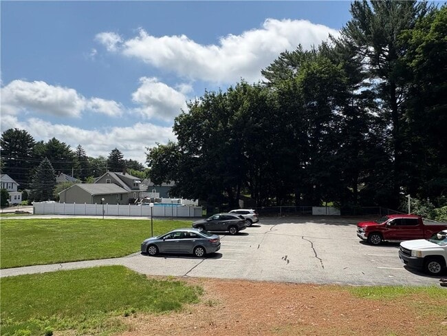 92 Dean Ave in Smithfield, RI - Building Photo - Building Photo