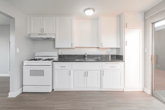 Riverside Ave in Rialto, CA - Foto de edificio - Building Photo