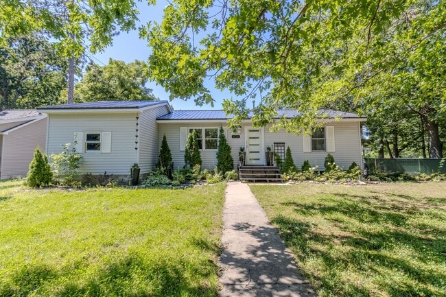 property at 606 Rose St
