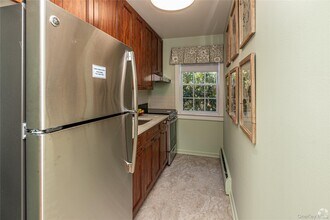 204 Milligan Rd in West Babylon, NY - Building Photo - Building Photo
