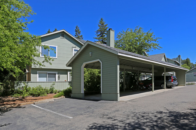 Greenwood Place in Cameron Park, CA - Foto de edificio - Building Photo