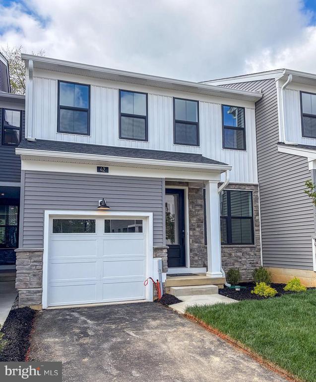 property at 42 Grayson Ln