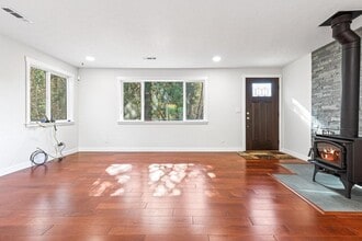 2677 Humbug Creek Rd in Jacksonville, OR - Building Photo - Building Photo