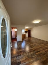 12646 Ralston Ave in Sylmar, CA - Foto de edificio - Building Photo