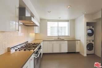 10366 Wilshire Blvd in Los Angeles, CA - Building Photo - Building Photo