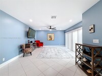 10977 Longboat Dr in Hollywood, FL - Building Photo - Building Photo