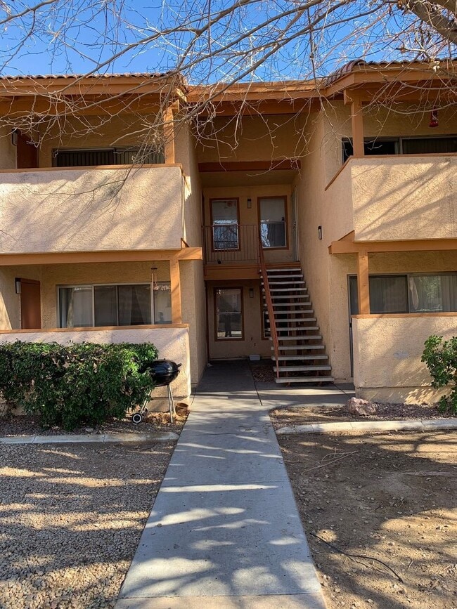 1515 E Reno Ave