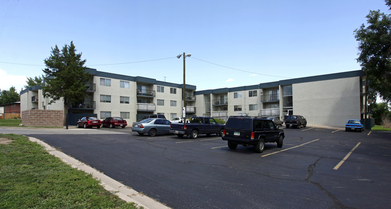 Parkview Village West in Arvada, CO - Foto de edificio