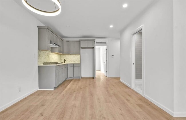 48-30 64th St in Queens, NY - Building Photo - Building Photo