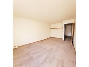 528 N Grant St in Blue Earth, MN - Building Photo - Building Photo