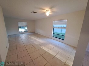 916 Sandtree Dr in Palm Beach Gardens, FL - Building Photo - Building Photo