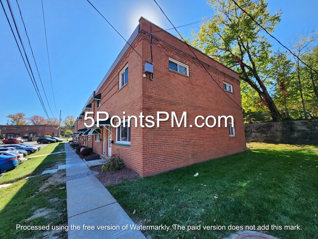 200 Dalepark Dr in Bedford, OH - Building Photo - Building Photo