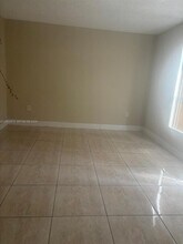 6950 W 6th Ave in Hialeah, FL - Building Photo - Building Photo