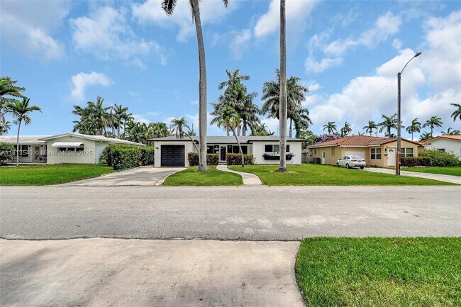 1319 Buchanan St in Hollywood, FL - Building Photo - Building Photo